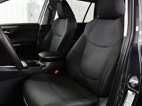 Used 2024 Toyota RAV4 XLE image 28