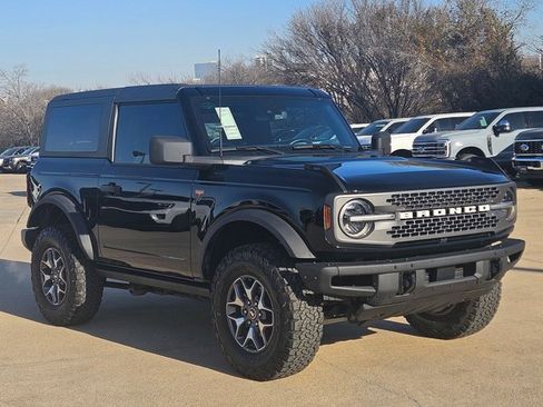 Used 2024 Ford Bronco Badlands image 3