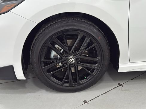 Used 2026 Toyota Camry SE w/ Multimedia Upgrade Package image 24