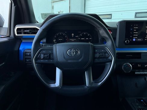 Used 2025 Toyota Tacoma TRD Off-Road image 31