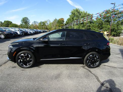 Used 2023 Kia Sportage SX image 4