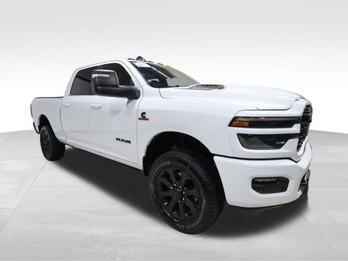 Used 2025 RAM 3500 Laramie AWD/4WD image 6