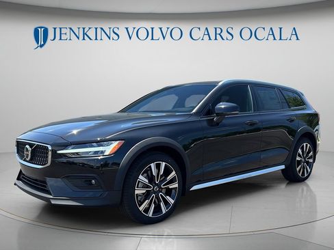 New 2026 Volvo V60 B5 Cross Country Ultra w/ Protection Package Premier AWD/4WD image 7