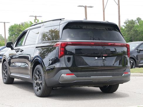 New 2026 Kia Carnival SX FWD image 3
