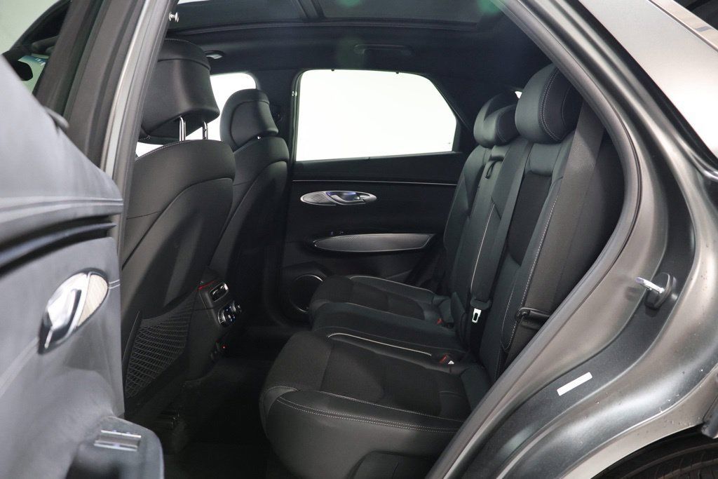 Used 2023 Genesis GV70 2.5T w/ Sport Prestige Package AWD/4WD image 30