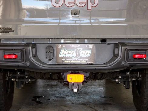 Certified 2022 Jeep Gladiator Rubicon w/ LED Lighting Group image 9