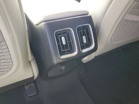 Certified 2024 Kia Sorento EX w/ Panoramic Sunroof Package image 16