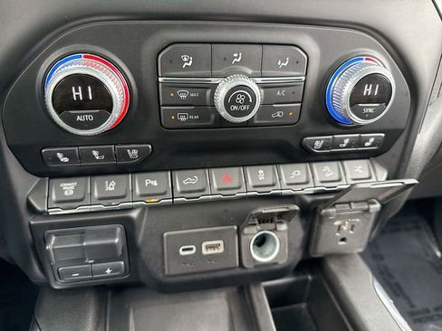 Used 2022 GMC Sierra 3500 Denali w/ Denali Ultimate Package image 19