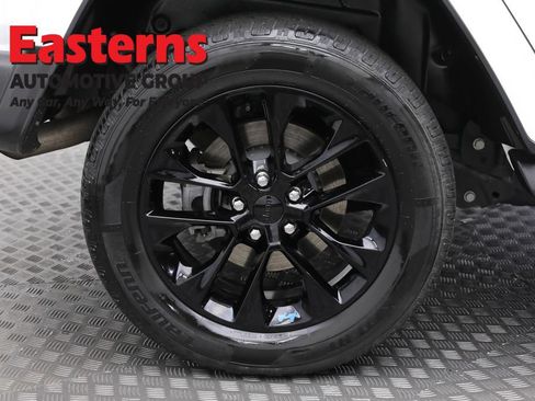 Used 2023 Jeep Wrangler Unlimited Sahara w/ Dual Top Group AWD/4WD image 30