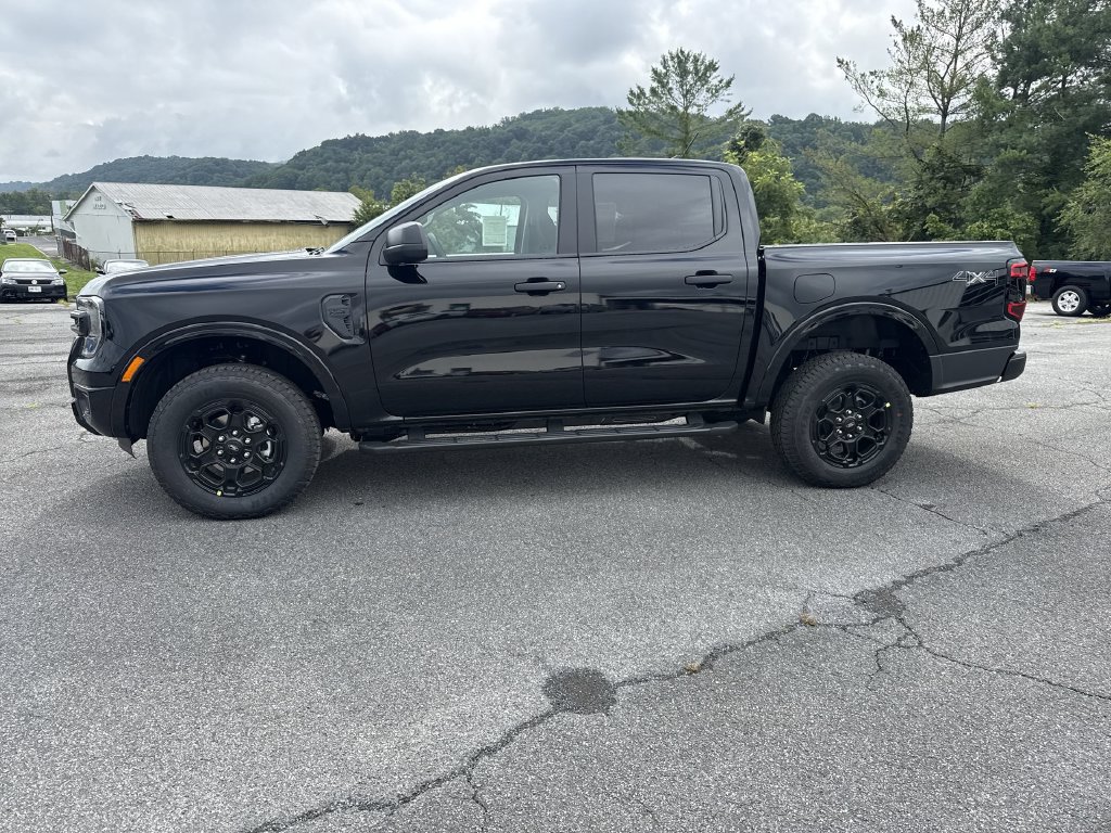 New 2026 Ford Ranger XLT w/ Black Appearance Package AWD/4WD image 3
