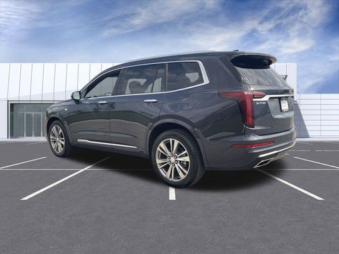 Certified 2025 Cadillac XT6 Premium Luxury image 6