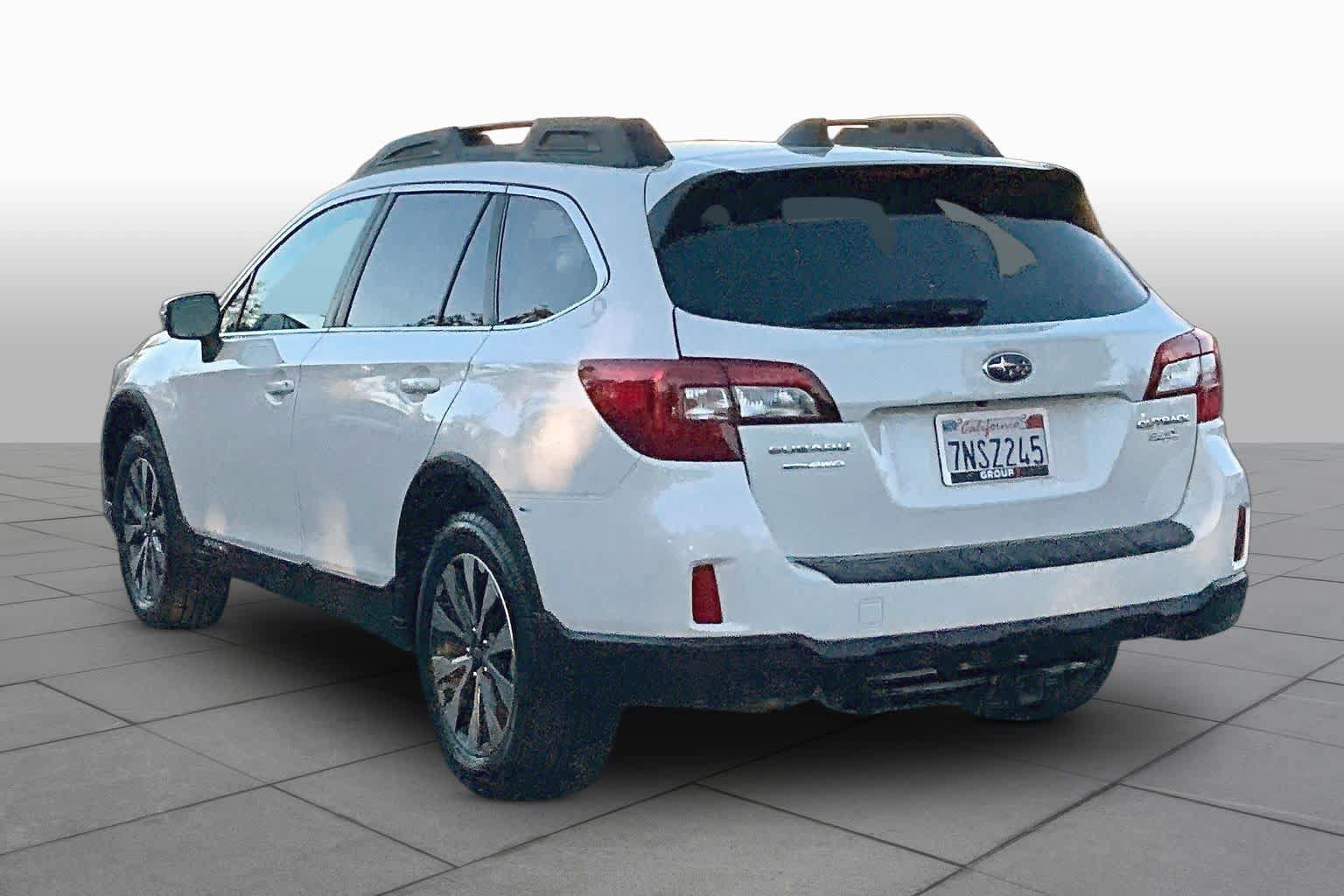 Used 2016 Subaru Outback 2.5i Limited AWD/4WD image 11