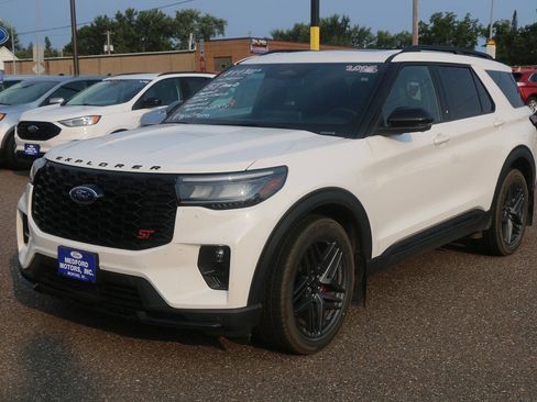 Certified 2025 Ford Explorer ST AWD/4WD image 10