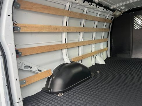 Used 2024 Chevrolet Express 2500 w/ Driver Convenience Package image 14