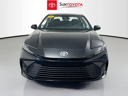 Used 2025 Toyota Camry LE w/ Convenience Package FWD image 10
