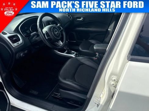 Used 2018 Jeep Compass Latitude w/ Popular Equipment Group FWD image 8