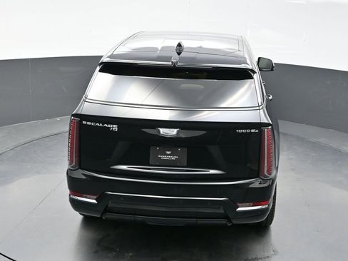 New 2026 Cadillac Escalade IQ Sport 2 w/ LPO, Floor Liner Package image 21
