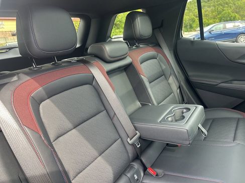 Used 2025 Chevrolet Equinox RS image 54