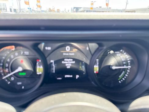 Used 2024 Jeep Wrangler Unlimited Rubicon 4xe AWD/4WD image 23