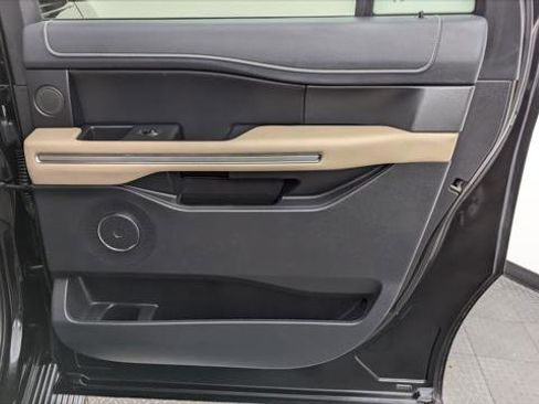 Used 2024 Ford Expedition Max Limited image 17