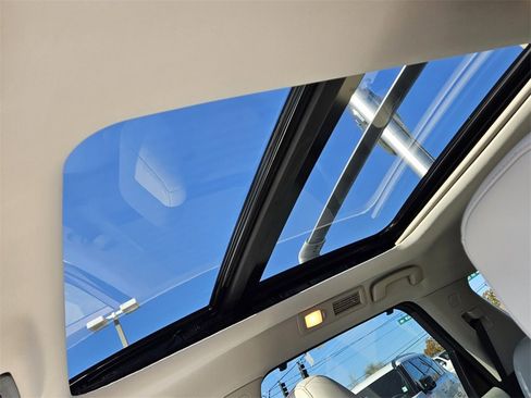 New 2025 Nissan Pathfinder SL w/ SL Premium Package image 20