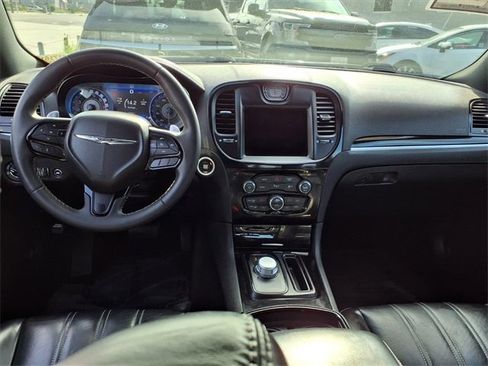 Used 2022 Chrysler 300 S image 9