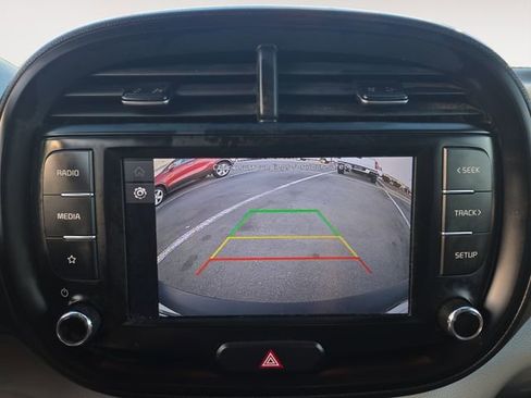 Used 2022 Kia Soul LX image 23