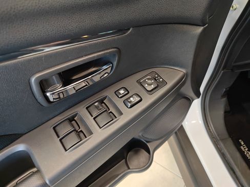 Used 2025 Mitsubishi Outlander Sport LE image 11