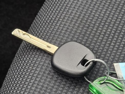 Used 2022 Toyota RAV4 LE AWD/4WD image 32