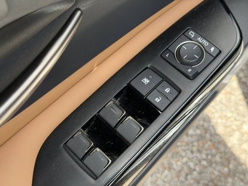 Used 2024 Lexus ES 350 w/ Premium Package FWD image 19