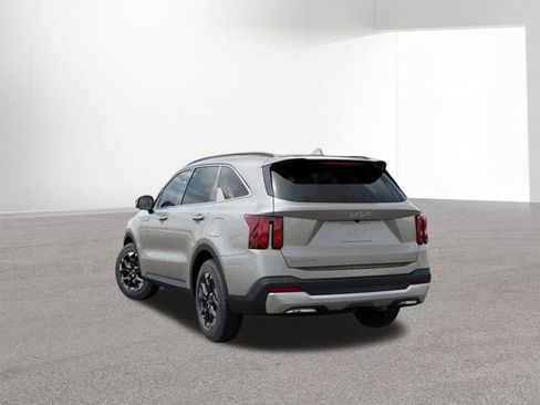New 2026 Kia Sorento S image 4