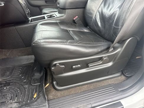 Used 2010 GMC Yukon XL SLT image 12