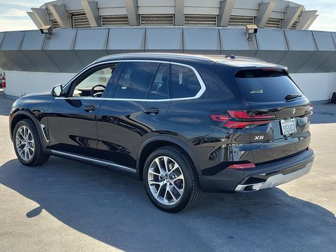 Used 2026 BMW X5 xDrive40i w/ Parking Assistance Package AWD/4WD image 2