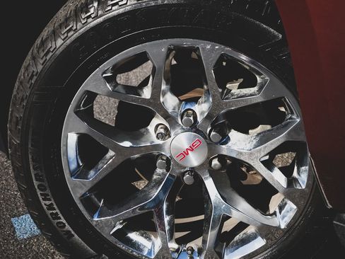 Used 2016 GMC Yukon Denali w/ Open Road Package image 3