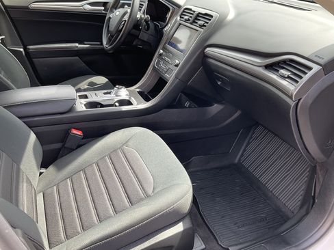 Used 2020 Ford Fusion SE AWD/4WD image 24
