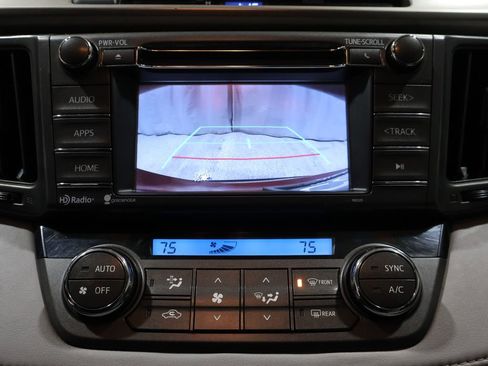 Used 2015 Toyota RAV4 XLE image 25