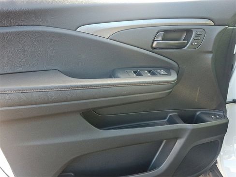 Used 2022 Honda Pilot TrailSport image 12