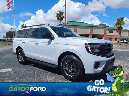 Used 2025 Ford Expedition Active image 1