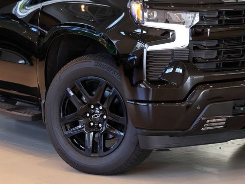 Used 2025 Chevrolet Silverado 1500 RST w/ All Star Edition Plus AWD/4WD image 7