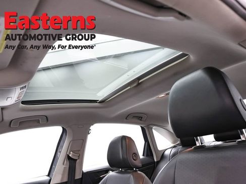 Used 2020 Volkswagen Jetta SE w/ SE Cold Weather Package image 35