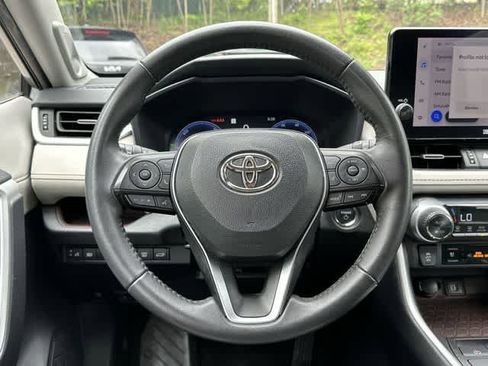 Used 2023 Toyota RAV4 Limited AWD/4WD image 8