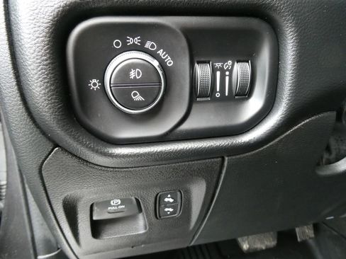 Used 2022 RAM 1500 Laramie AWD/4WD image 28