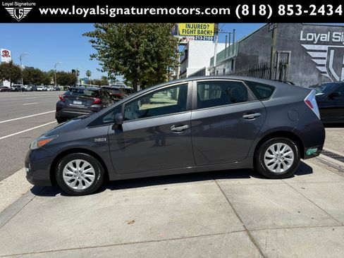 Used 2013 Toyota Prius Prime Plug-In Hybrid FWD image 4