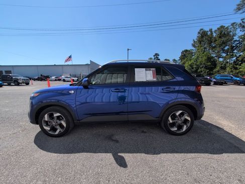 Used 2024 Hyundai Venue Limited FWD image 7