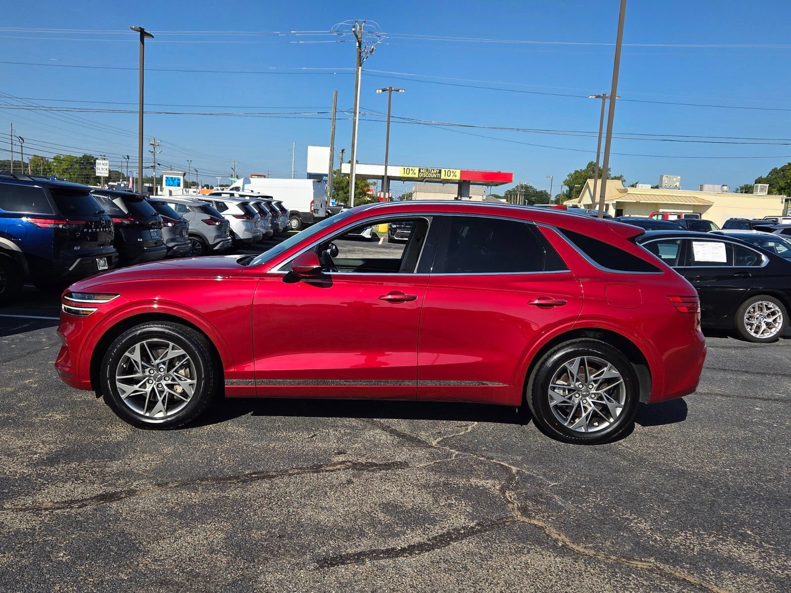 Used 2025 Genesis GV70 2.5T AWD/4WD image 4