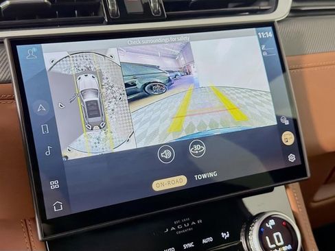 New 2026 Jaguar F-PACE SVR image 17