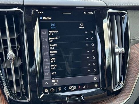 New 2024 Volvo XC60 T8 Ultimate w/ Protection Package Premier image 13