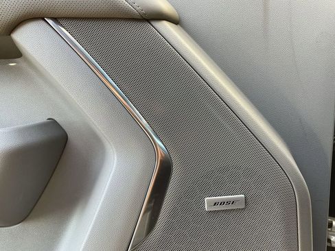 Used 2023 GMC Yukon XL SLT image 25