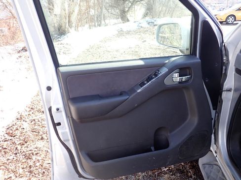 Used 2006 Nissan Pathfinder SE w/ (P01) Se Premium Pkg image 28