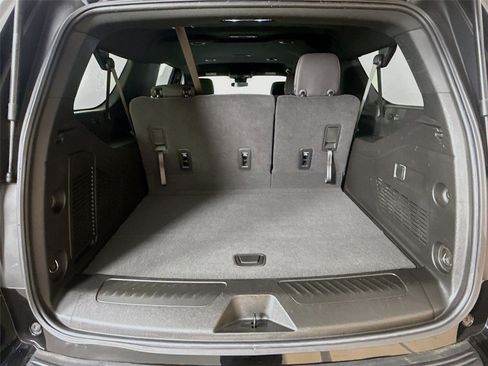 Used 2025 Chevrolet Suburban LS image 18